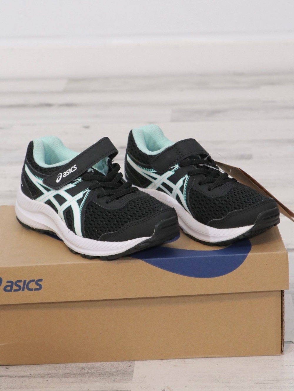 Asics Kids - Contend PS (Pre School) Size K 11 in Black/Fresh Ice  New in box